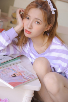 腿打开一点就可以吃到扇贝了